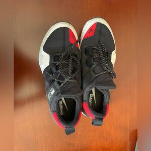 Niking gym training shoes